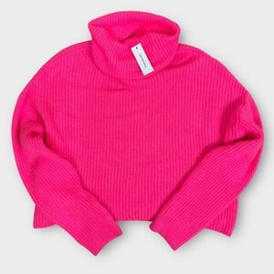 Mi‎ Ami by Francescas NWT Hot Pink Ribbed Turtleneck Cropped Sweater Women's M